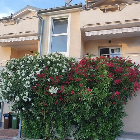 Apartments Zoretic Малинска Екстериор снимка