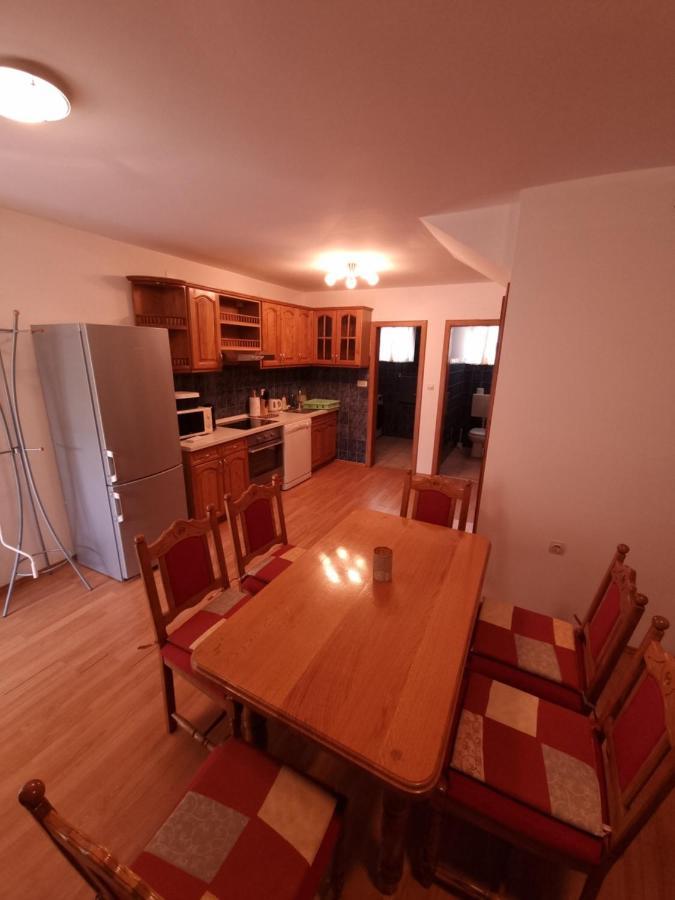 Apartments Zoretic Малинска Екстериор снимка