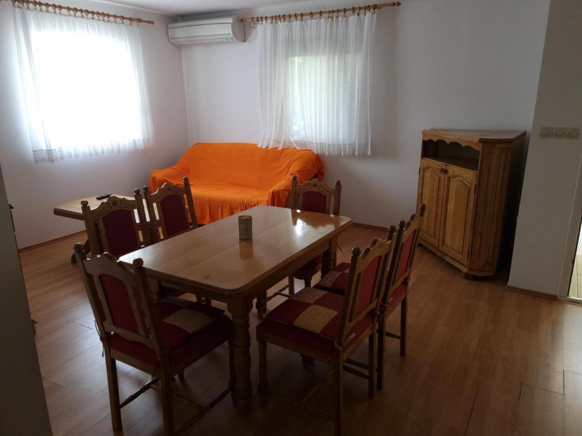 Apartments Zoretic Малинска Екстериор снимка