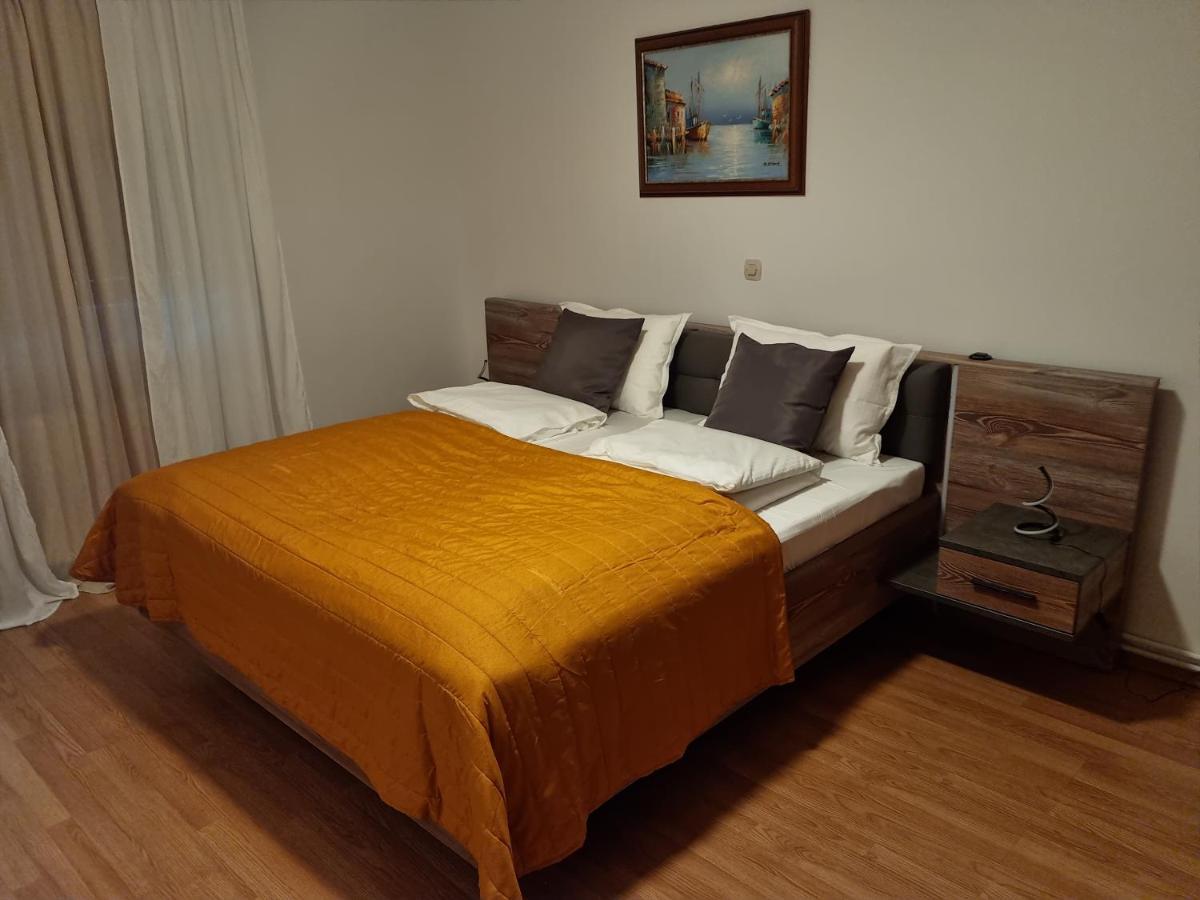 Apartments Zoretic Малинска Екстериор снимка