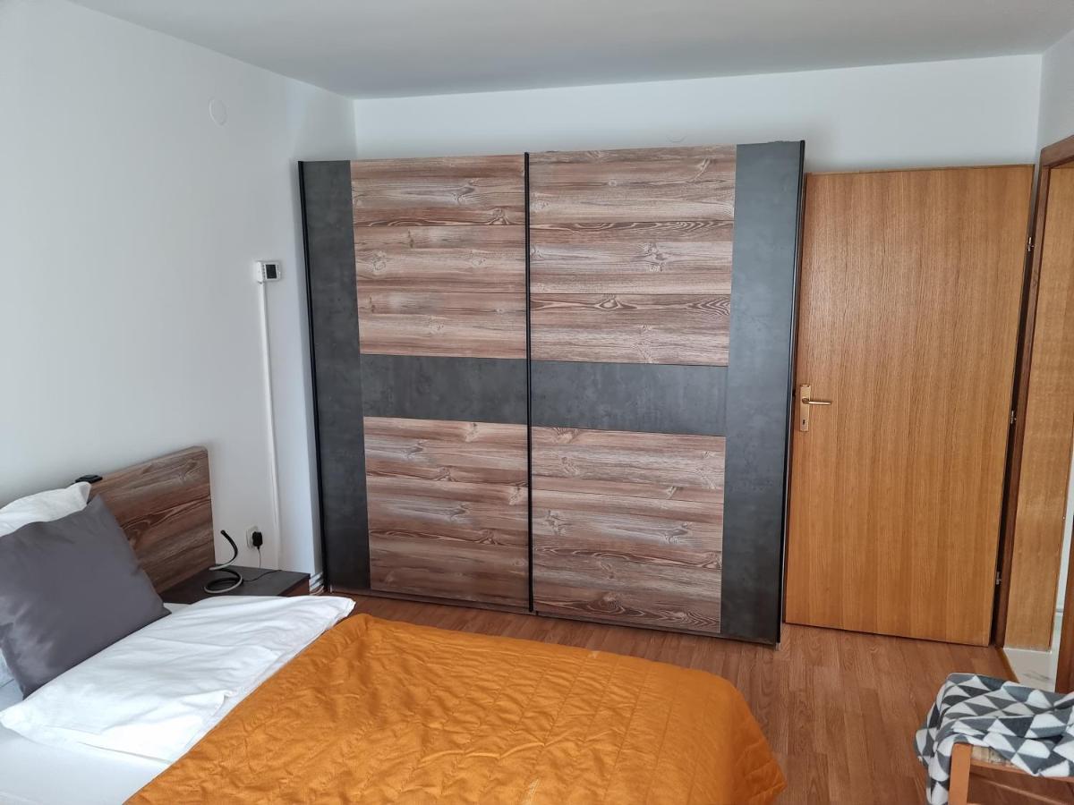 Apartments Zoretic Малинска Екстериор снимка