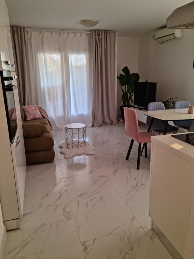 Apartments Zoretic Малинска Екстериор снимка
