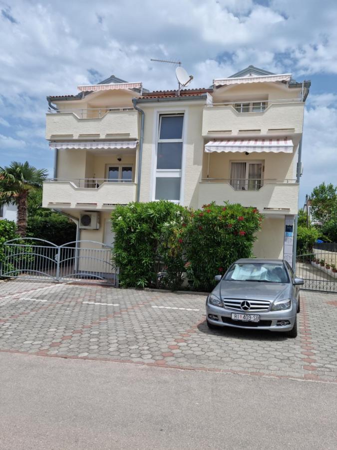 Apartments Zoretic Малинска Екстериор снимка