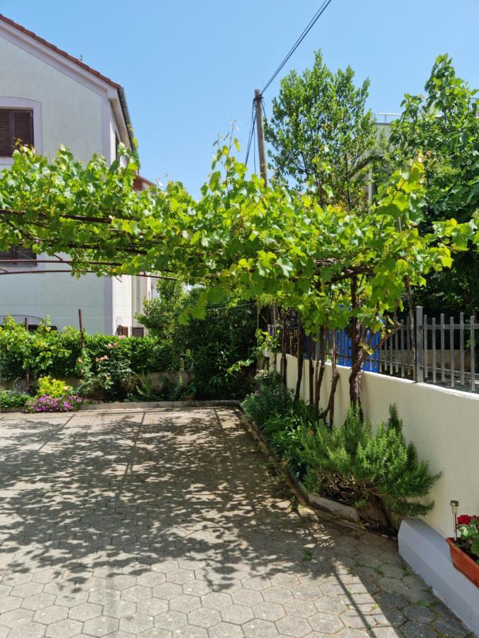Apartments Zoretic Малинска Екстериор снимка